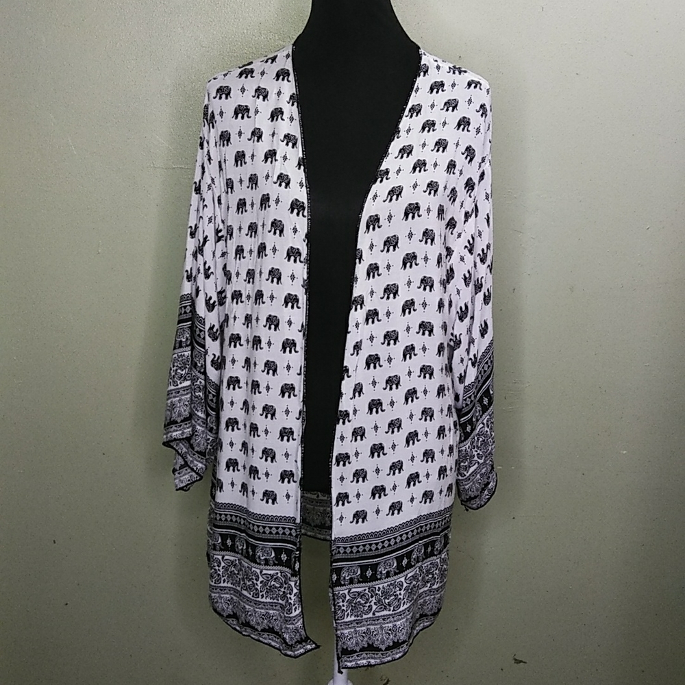 Elephant Print 3/4 Sleeve Woven Jacket Style Top - Free Size